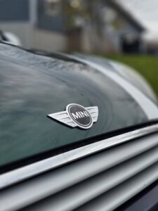 2015_Mini_Cooper_Hardtop_3DR-HB_09