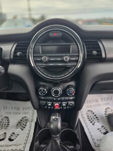 2015_Mini_Cooper_Hardtop_3DR-HB_16