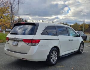 2016_Honda_Odyssey-EX_06