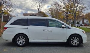 2016_Honda_Odyssey-EX_07