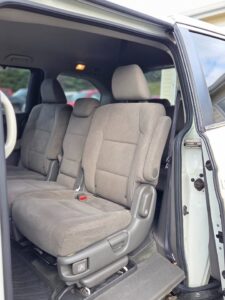 2016_Honda_Odyssey-EX_11