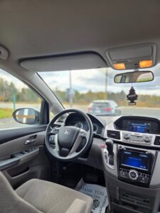 2016_Honda_Odyssey-EX_14