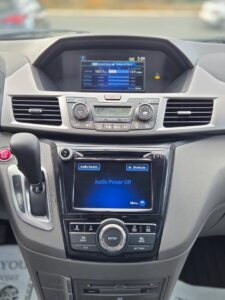 2016_Honda_Odyssey-EX_15