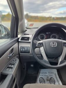 2016_Honda_Odyssey-EX_16
