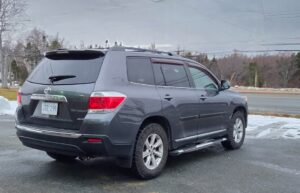 2012_Toyota_Highlander_4WD_05