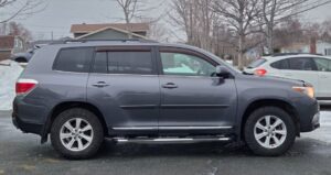 2012_Toyota_Highlander_4WD_06