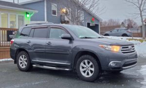 2012_Toyota_Highlander_4WD_07
