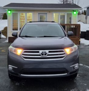 2012_Toyota_Highlander_4WD_08