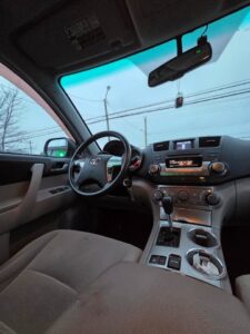 2012_Toyota_Highlander_4WD_13