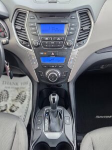 2013_Hyundai_Santa_FE_Premium_16