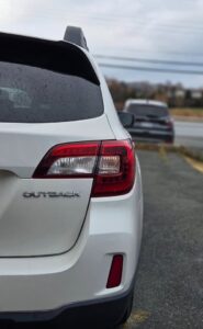 2015_Subaru_Outback_2.5I_05