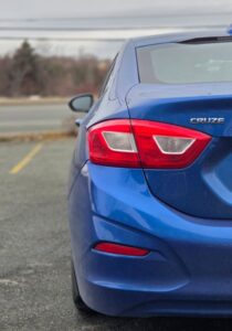 2016_Chevrolet_Cruze_LT_4DR_03