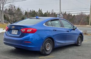 2016_Chevrolet_Cruze_LT_4DR_05