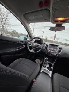 2016_Chevrolet_Cruze_LT_4DR_12