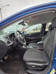 2016_Chevrolet_Cruze_LT_4DR_13