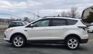 2016_Ford_Escape_SE_02