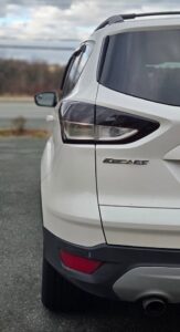 2016_Ford_Escape_SE_04
