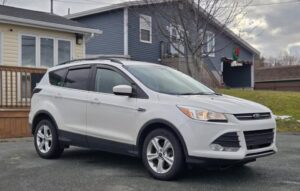 2016_Ford_Escape_SE_08