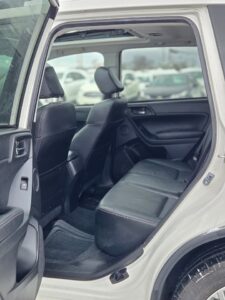 2015_Subaru_Forester_I_Limited_13