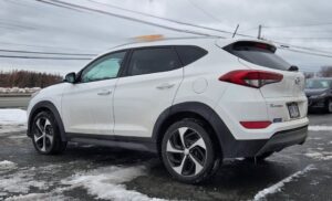 2016_Hyundai_Tucson_Premium_03