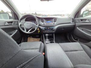 2016_Hyundai_Tucson_Premium_14