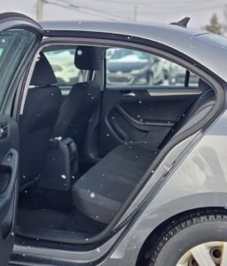 2016_Volkswagen_Jetta_Sedan_Trendline_11