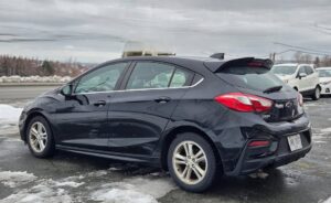 2017_Chevrolet_Cruze_03