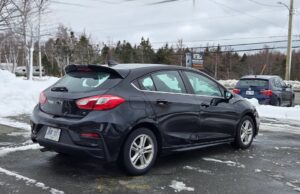 2017_Chevrolet_Cruze_06