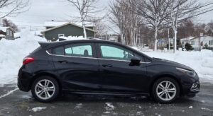 2017_Chevrolet_Cruze_07