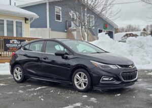 2017_Chevrolet_Cruze_08