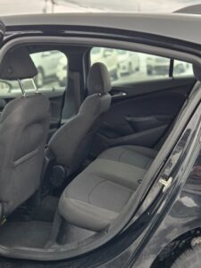 2017_Chevrolet_Cruze_11