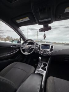 2017_Chevrolet_Cruze_13