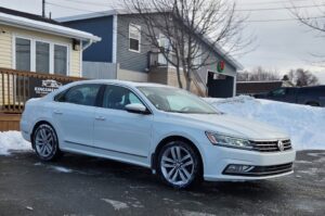 2017_Volkswagen_Passat_Highline_06