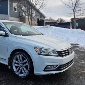 2017_Volkswagen_Passat_Highline_07