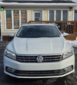 2017_Volkswagen_Passat_Highline_10