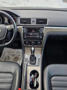 2017_Volkswagen_Passat_Highline_13