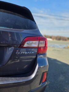 2015_Subaru_Outback_5RD_05