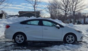 2017_Chevrolet_Cruze_06