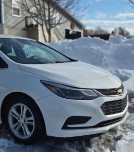 2017_Chevrolet_Cruze_08