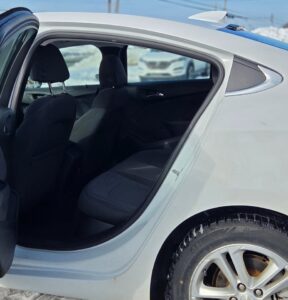 2017_Chevrolet_Cruze_10