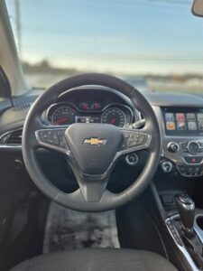 2017_Chevrolet_Cruze_14