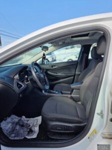 2017_Chevrolet_Cruze_16