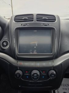 2017_Dodge_Journey_13