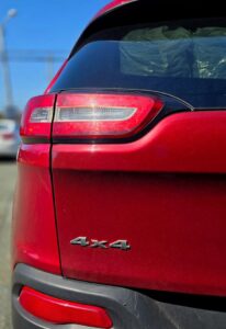 2016_Jeep_Cherokee_04