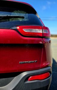 2016_Jeep_Cherokee_06