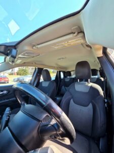 2016_Jeep_Cherokee_13