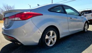 2013_Hyundai_Elantra_Coupe_08