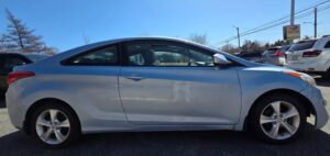 2013_Hyundai_Elantra_Coupe_09