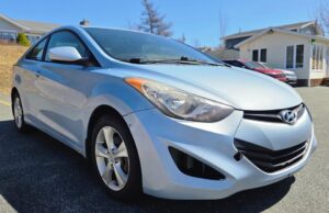 2013_Hyundai_Elantra_Coupe_10