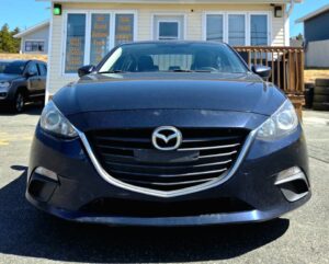 2014_Mazda_3_GX_02